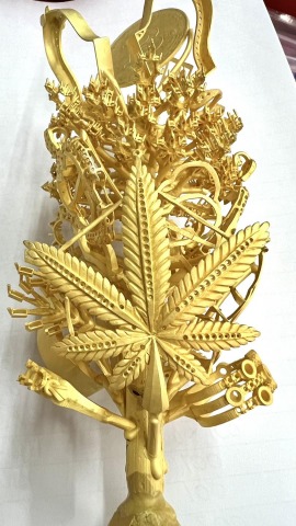 หล่อโดยเครื่องหล่อสูญญากาศ